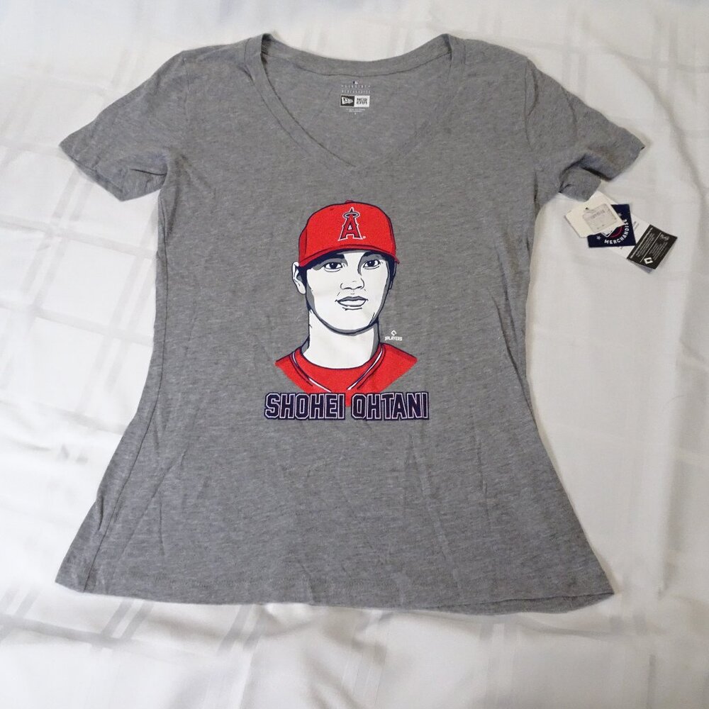 New Era LA Angels #17 Ohtani T-Shirt. Women's M, gray V-neck short sleeve‎